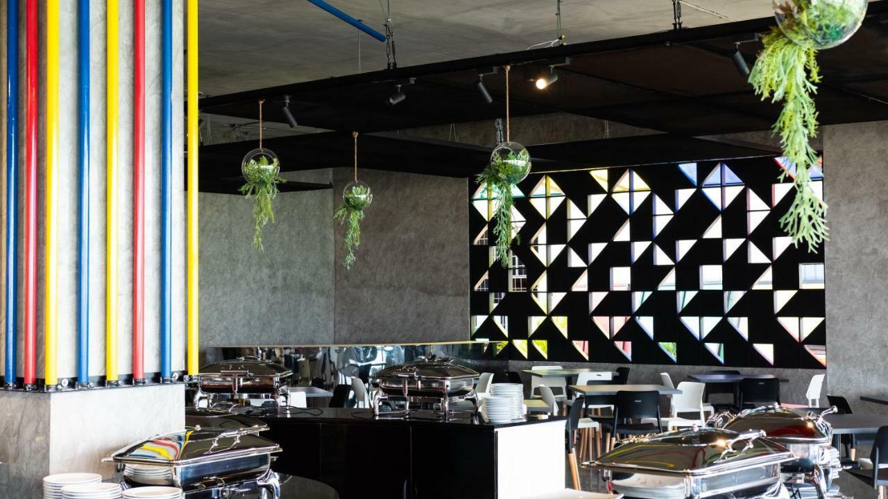 Play Phala Beach Rayong Ban Chang  Exterior foto